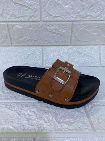 Papuče: Nova kolekcija
1600din.
36-40 — 8