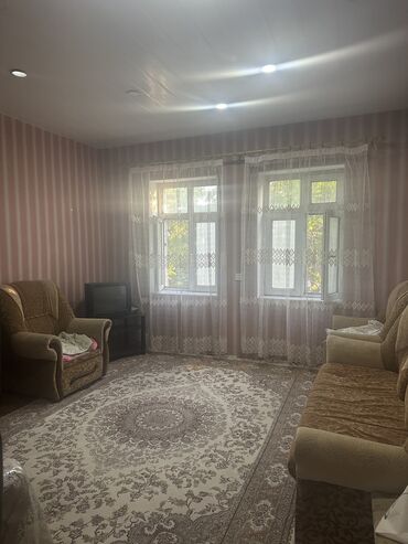 goycay kirayə evlər: Tağıyev Kombinatında, 40 kvadrat sahəsi olan iki mərtəbəli binanın