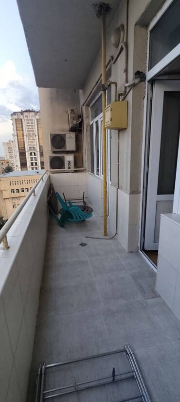 Uzunmüddətli kirayə mənzillər: Nəsimi rayonu Abdulvahab Salamzadə küçəsində (8 Noyabr metrosunun — 8