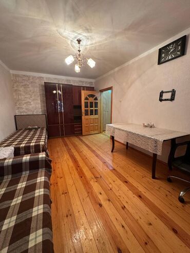 Uzunmüddətli kirayə mənzillər: Inşaatçılar metrosu düz çıxışında 5 mərtəbəli binanın 1-ci mərtəbəsi — 3