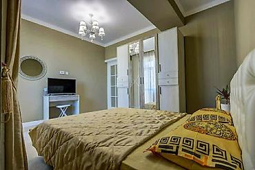 hostel osh: 2 комнаты, Бишкек Парк ТРЦ, Парковка, Постельное белье, Душевая кабина — 7