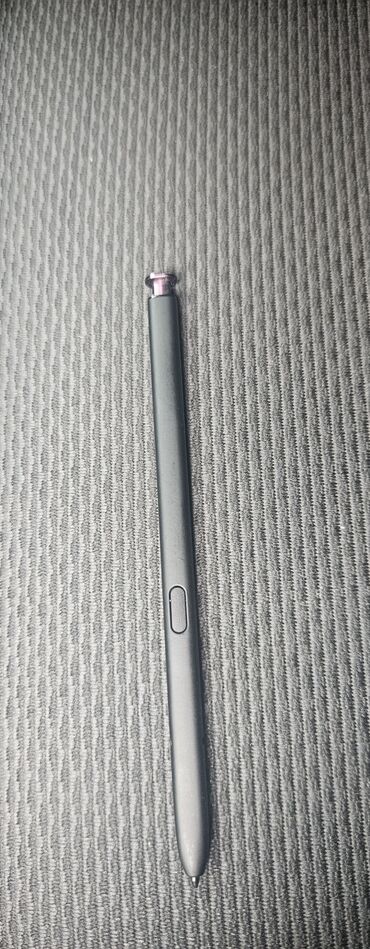 samsun a10s: Samsung S Pen (qələm) – qrafit rəngdə Xüsusiyyətlər: - İnce uclu