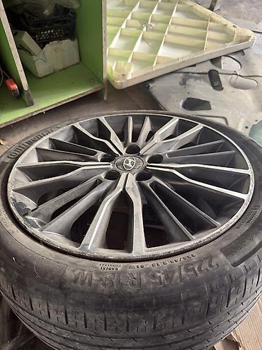 Диски: Б/у Диск Hyundai R 18, 5 Болтов — 2