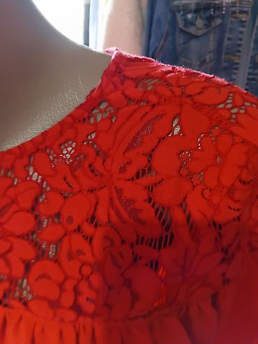 Haljine: Crvena haljina sa čipkom i karnerom - Elegantna koktel/večernja — 7