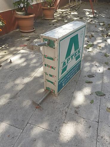tibbi xalatların satışı: Aptek vıveskası böyukdü az işlənib aptek bağlandığına görə satılır — 2