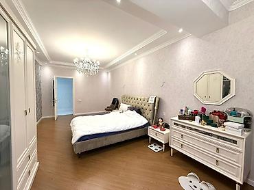 Mənzillər: 3 otaqlı, Yeni tikili, m. Gənclik, 212 kv. m — 3