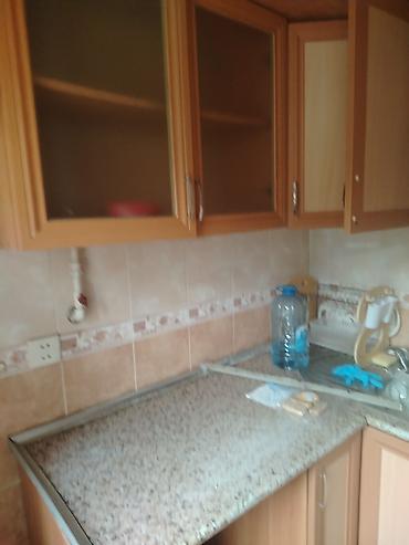 Mətbəx mebeli: Taxtadan hazırlanmış, yuxarı hissəsində qapıları şüşəli olan mətbəx -da lalafo.az — 10 Mətbəx mebeli: Taxtadan hazırlanmış, yuxarı hissəsində qapıları şüşəli olan mətbəx — 10