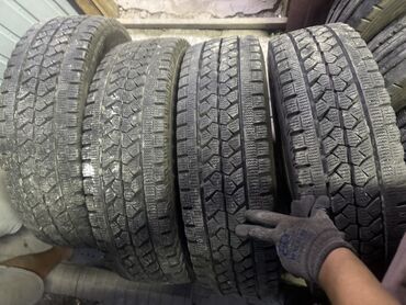 грузовые шины в рассрочку: Шиналар 215 / 70 / R 17.5, Кыш, Колдонулган, Комплект, Жүк ташуучу унаалар/Автобустар, Жапония, Bridgestone