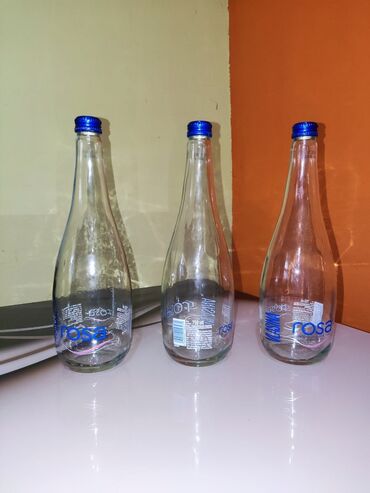 stakleni sto: Flaše staklene 0.75 od Rose vode sa zavijacima etiketa se lako skida