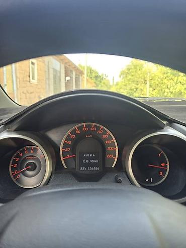 хунчи авто: Honda Jazz: 2010 г., 1.4 л, Робот, Бензин, Хэтчбэк — 5