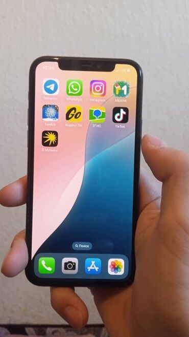 продаю телефон токмок: IPhone 11 Pro, Б/у, 64 ГБ, Черный, 90 %