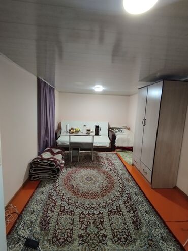Продажа домов: Полдома, 77 м², 4 комнаты, Собственник, Косметический ремонт