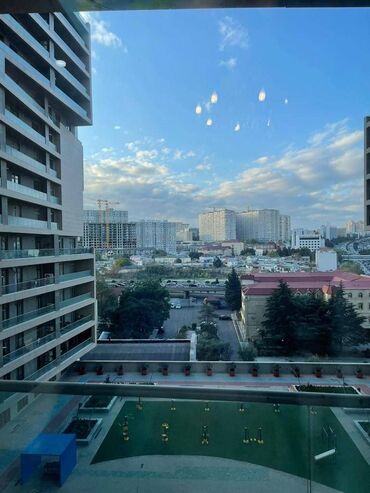 Uzunmüddətli kirayə mənzillər: Yasamalda Grand həyətdə 27 mertebeli binanın 8-ci mərtəbəsində — 4