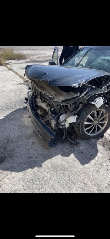 Другие детали кузова: Toyota Crown, черный седан, на разбор. Основное: - Кузов: кузов