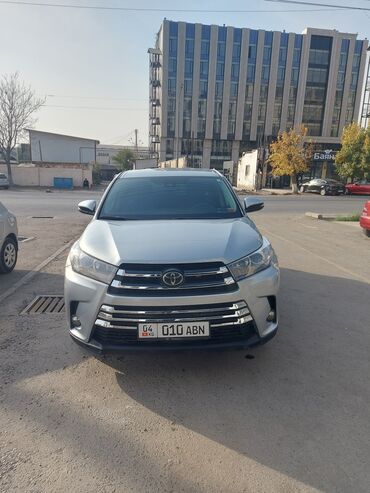 обшивка дверкй: Toyota Highlander: 2018 г., 3.5 л, Автомат, Бензин, Кроссовер at lalafo.kg обшивка дверкй: Toyota Highlander: 2018 г., 3.5 л, Автомат, Бензин, Кроссовер