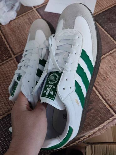 Patike: Adidas Samba patike

Novo
Brojevi 36 do 46

fb Moja Kupovina 1 — 12
