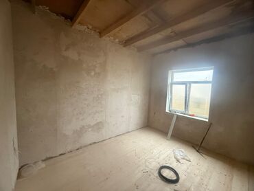 Həyət evləri və villaların satışı: Sahəsi geniş həyətyanı olan daş tikili ev. - Tikinti materialı: bərk — 9