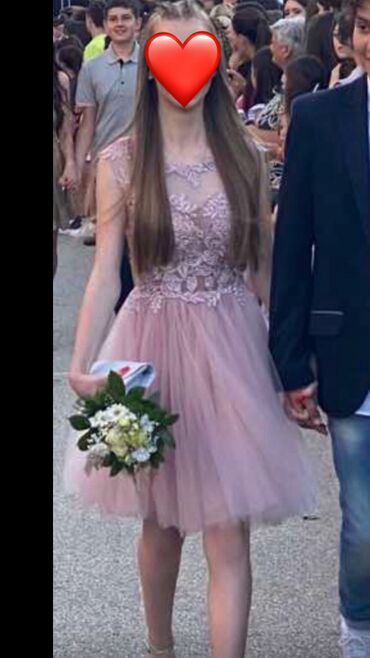 Haljine: Elegantna haljina u puder‑roze boji - Kroj: kratka A‑linija, raskošan — 1