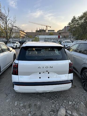отделка салона авто: AION V— электрический кроссовер Основные характеристики: - Кузов — 6