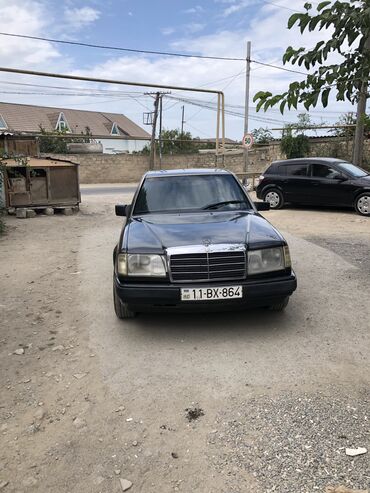 mercedes 4 goz: Mercedes-Benz E 200: 0.2 l | 1993 il Sedan