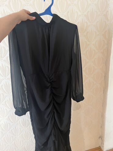 черное платье размер 38: Вечернее платье, Русалка, Длинная модель, С рукавами, M (EU 38), L (EU 40)