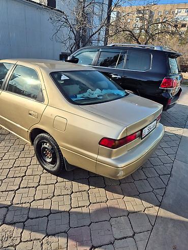 Транспорт: Toyota Camry: 1997 г., 2.2 л, Автомат, Бензин, Седан — 2