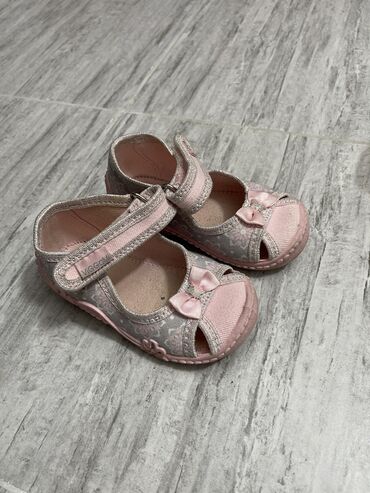 Детская обувь: Польские сандали 22р б/у
300с