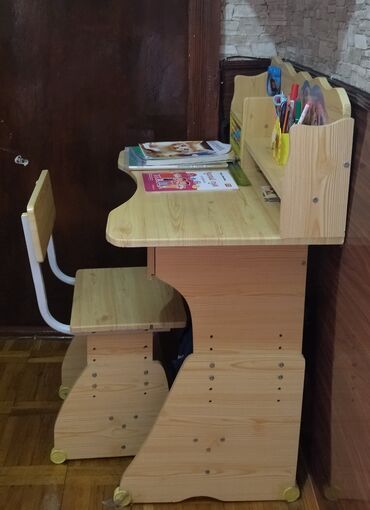 genc lak: Oğlan və qız üçün, Yazı masası