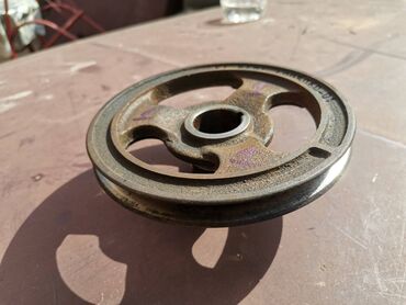 Auto delovi: Remenica radilice Lada 7 Riva,2121 Niva. Polovno, ocuvano. Skinuto sa — 4