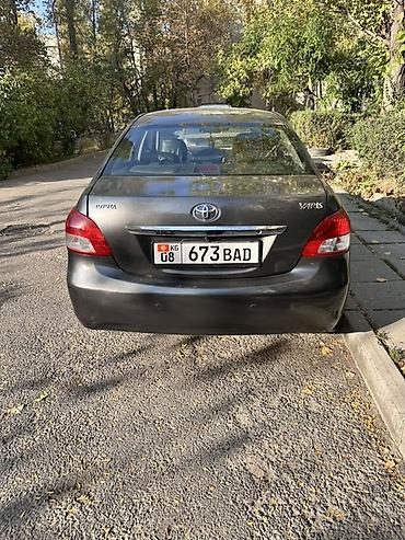 2009: Toyota Yaris: 2009 г., 1.6 л, Автомат, Бензин, Седан — 2