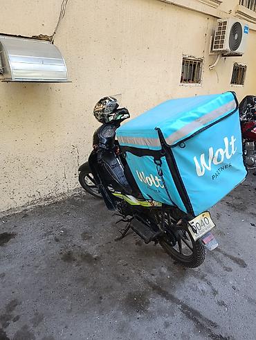 moon zx50: Wolt çatdırılma üçün uyğunlaşdırılmış moped satılır. Şəkillərdə — 1
