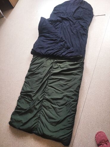 палатки для пляжа: Спальный мешок одеяло с подголовником вес -1500гр длина - 225 ширина
