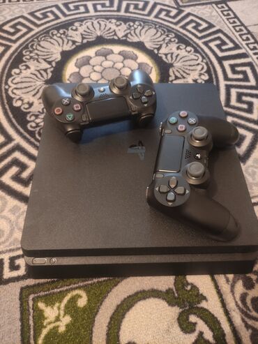 ps4 бу купить: Срочно продаю пс4 слим две джойстики.+ две новые диски. Мортал комбат