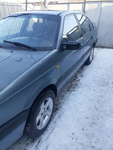 Volkswagen: Volkswagen Passat: 1990 г., 1.8 л, Механика, Бензин, Седан