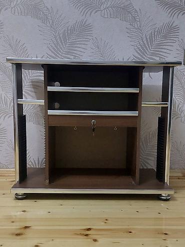 kicik tv: TV üçün stol/stand - Material: laminat ağac panel və metal rqafik — 2