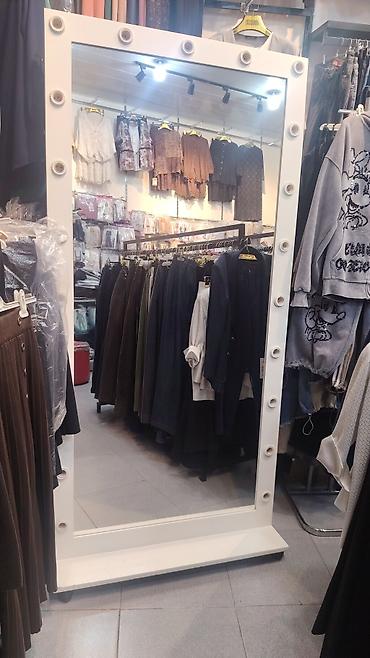 rəngli daslar: Güzgü Döşəmə üstü, Düzbucaqlı, Makiyaj üçün, Çərçivə ilə — 2