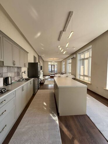 Долгосрочная аренда домов: 368 м², 6 комнат — 18