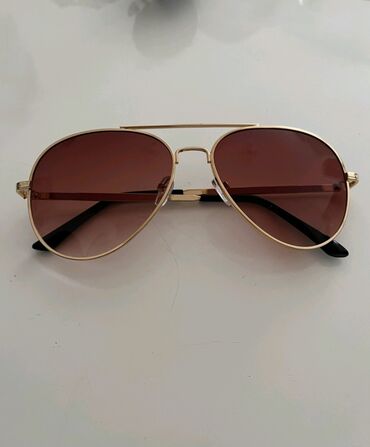 Naočare: Muske Naocare - Model 1: Pravougaone, bez okvira, tamnozelena stakla — 8