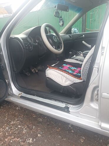 Volkswagen: Volkswagen Bora: 2001 г., Механика, Бензин, Седан — 7