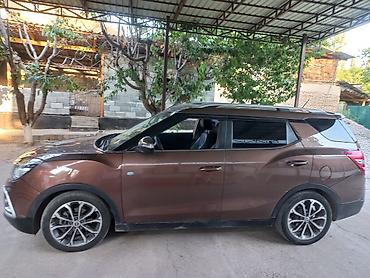 Транспорт: Ssangyong Tivoli: 2016 г., 1.6 л, Автомат, Дизель, Внедорожник — 2