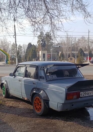 срочно срочно продам: ВАЗ (ЛАДА) 2105: 1996 г., 1.5 л, Механика, Бензин, Седан