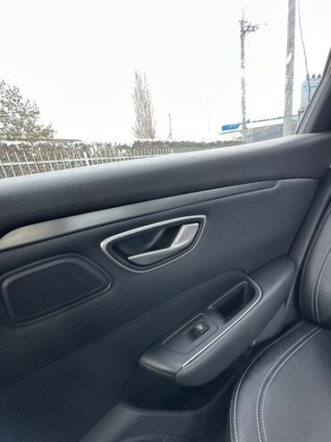 Renault: Renault SM6: 2022 г., Бензин, Седан — 24