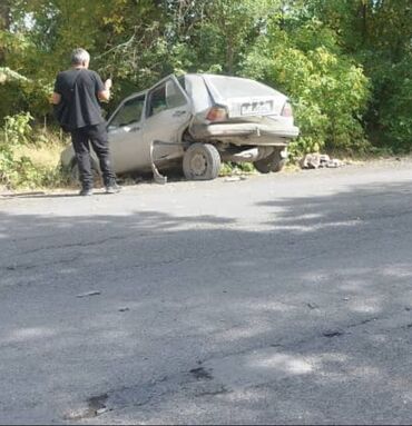 грузовой автомобиль бишкек цена: Машина после ДТП. Автомобиль хэтчбек (примерно класс В) серого цвета