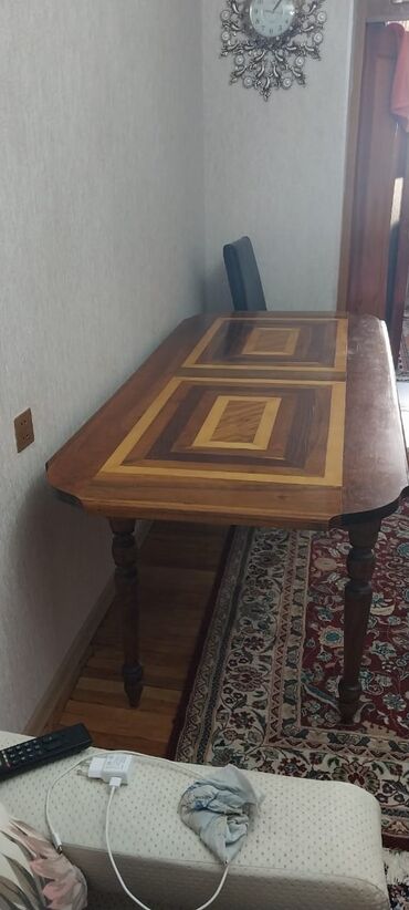 qoz agacindan stol: Qonaq masası, İşlənmiş, Açılmayan, Oval masa, Azərbaycan