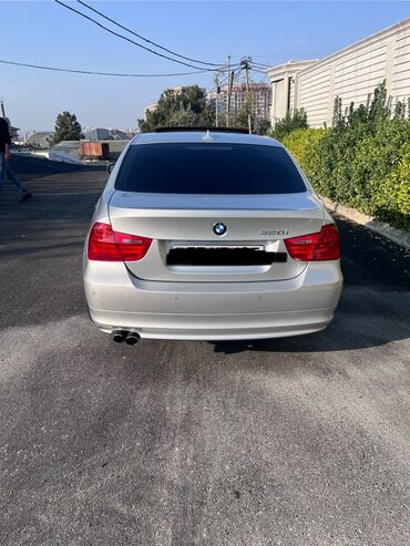 BMW: BMW 320: 2 l | 2010 il Sedan — 4