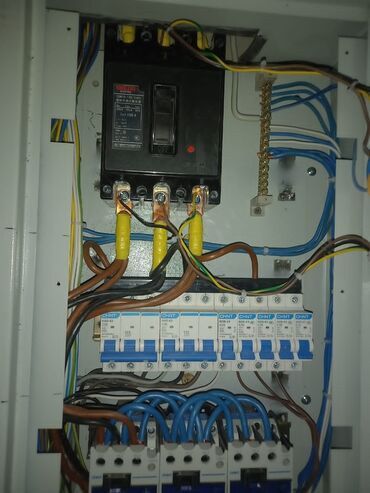 Электрики, электромонтажники: Электрик. Больше 6 лет опыта — 8