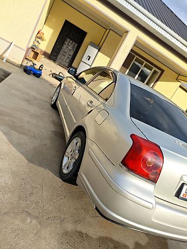 Toyota Avensis: 2004 г., 2 л, Автомат, Бензин, Седан — 8