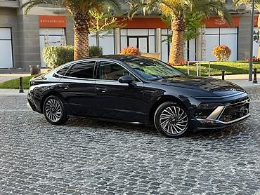 sonata disk: Hyundai Sonata – xamelion rəngi yeni nəsil fastback dizaynlı sedan — 3