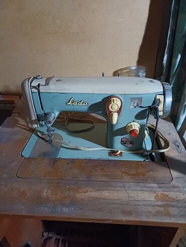 швейная машинка ножная: Швейная машина