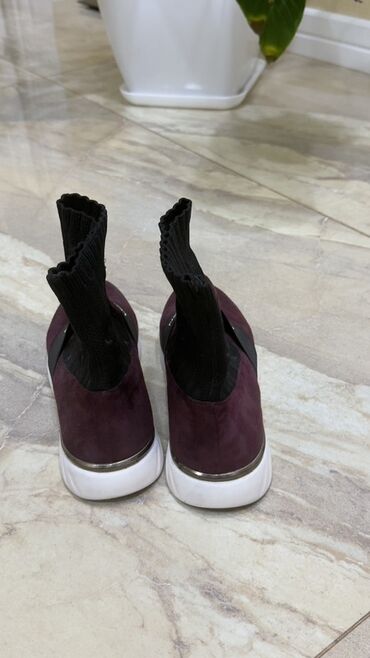 Сапоги: Məhsul: Qadın üçün “Louis Vuitton” brendli slip-on krossovkalar